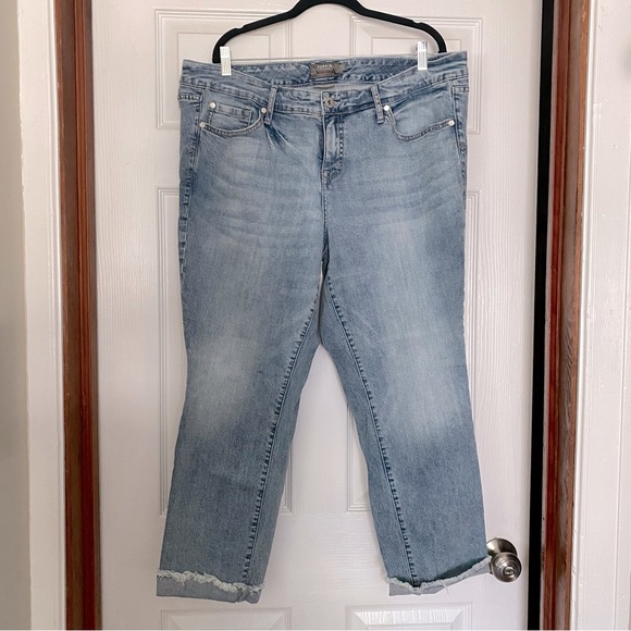 Torrid boyfriend crop jeans - Picture 5 of 6